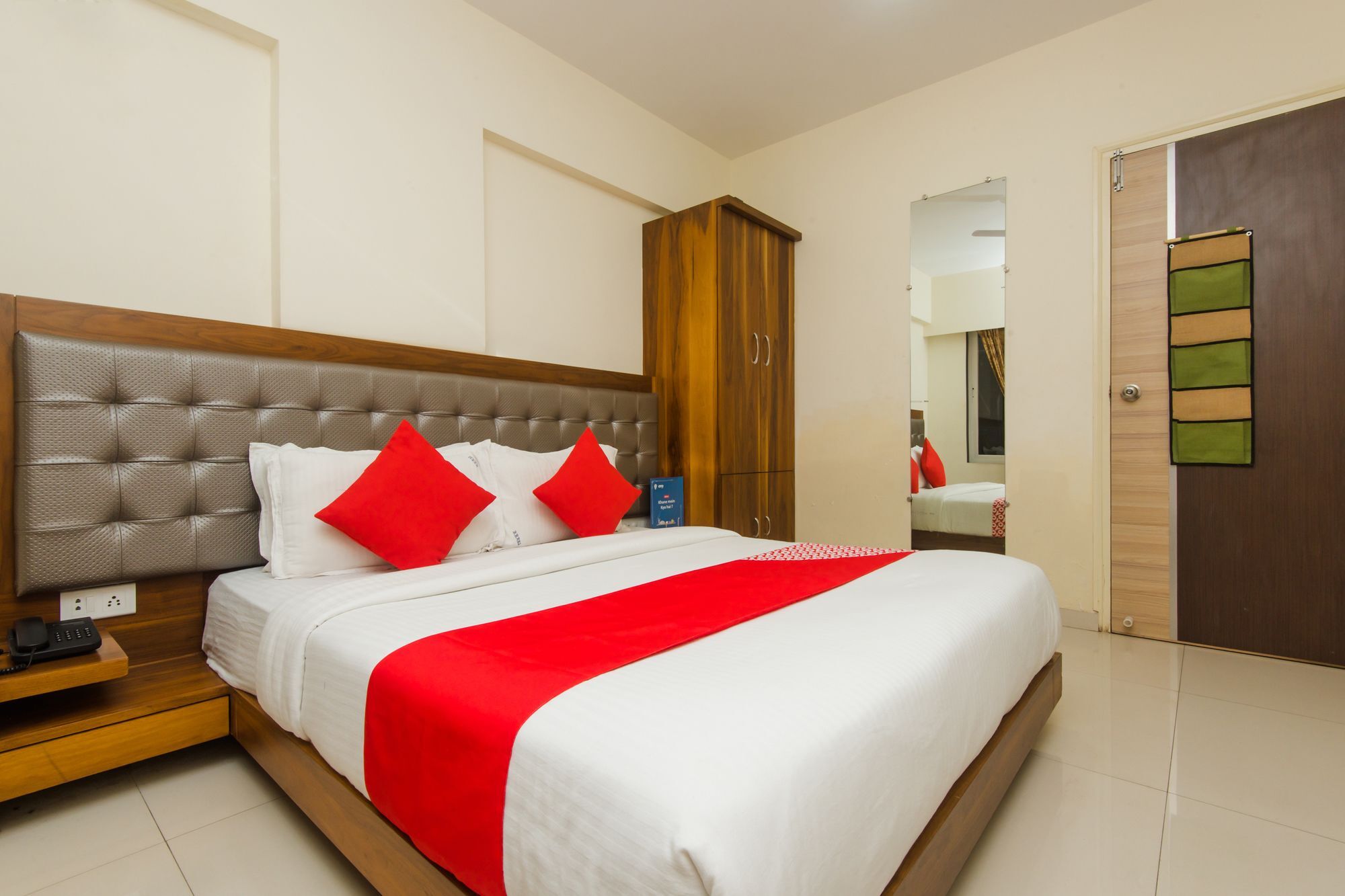 Oyo 11441 Hotel Blue Bells Residency Bombaim Exterior foto